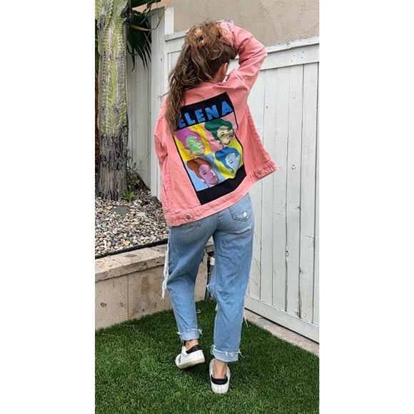 SELENA QUINTANILLA Queen of Tejano Music Upcycled Retro Pink Denim Jacket Size L - Picture 1 of 13